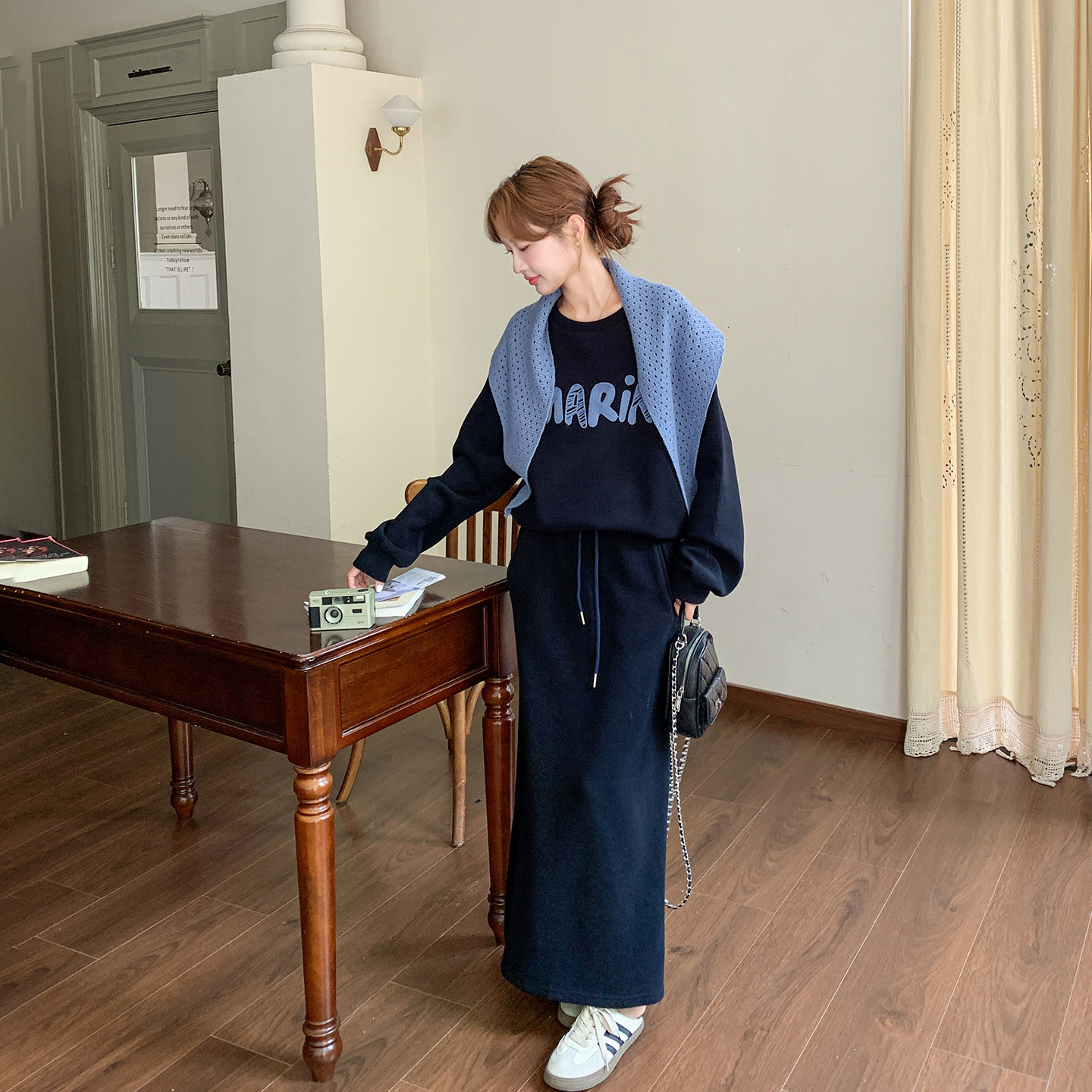 休闲减龄学院风藏青色套装女春季2026新款松弛感卫衣半身裙两件套