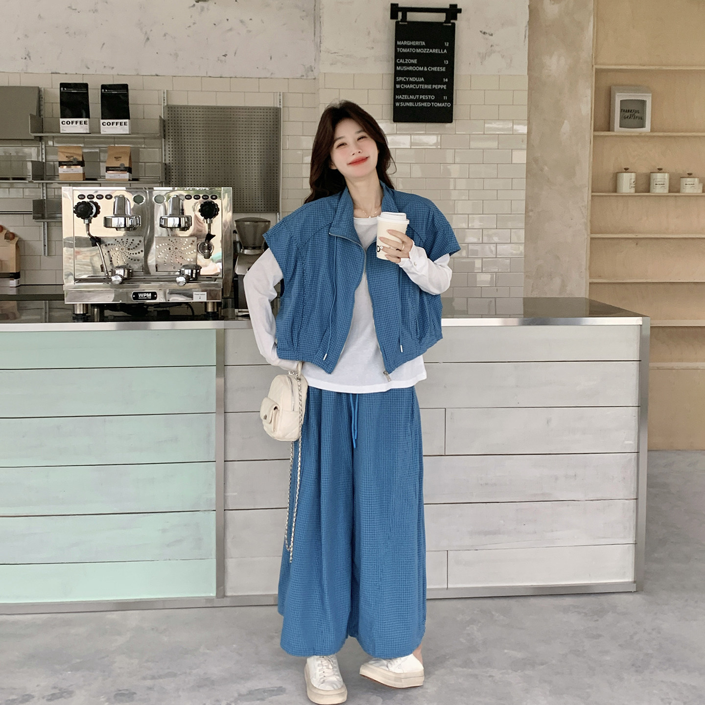 一整套ootd穿搭减龄蓝色套装女春季2026新款马甲T恤阔腿裤三件套