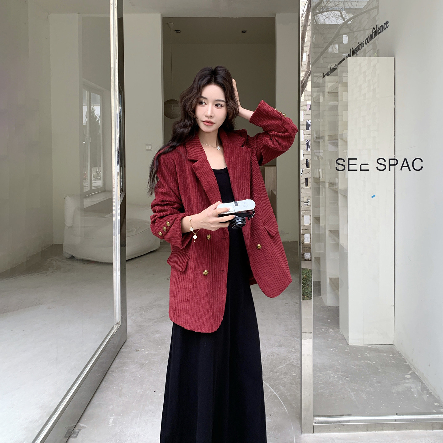 巨好看减龄气质黑色无袖背心连衣裙套装女春季2026新款西装两件套