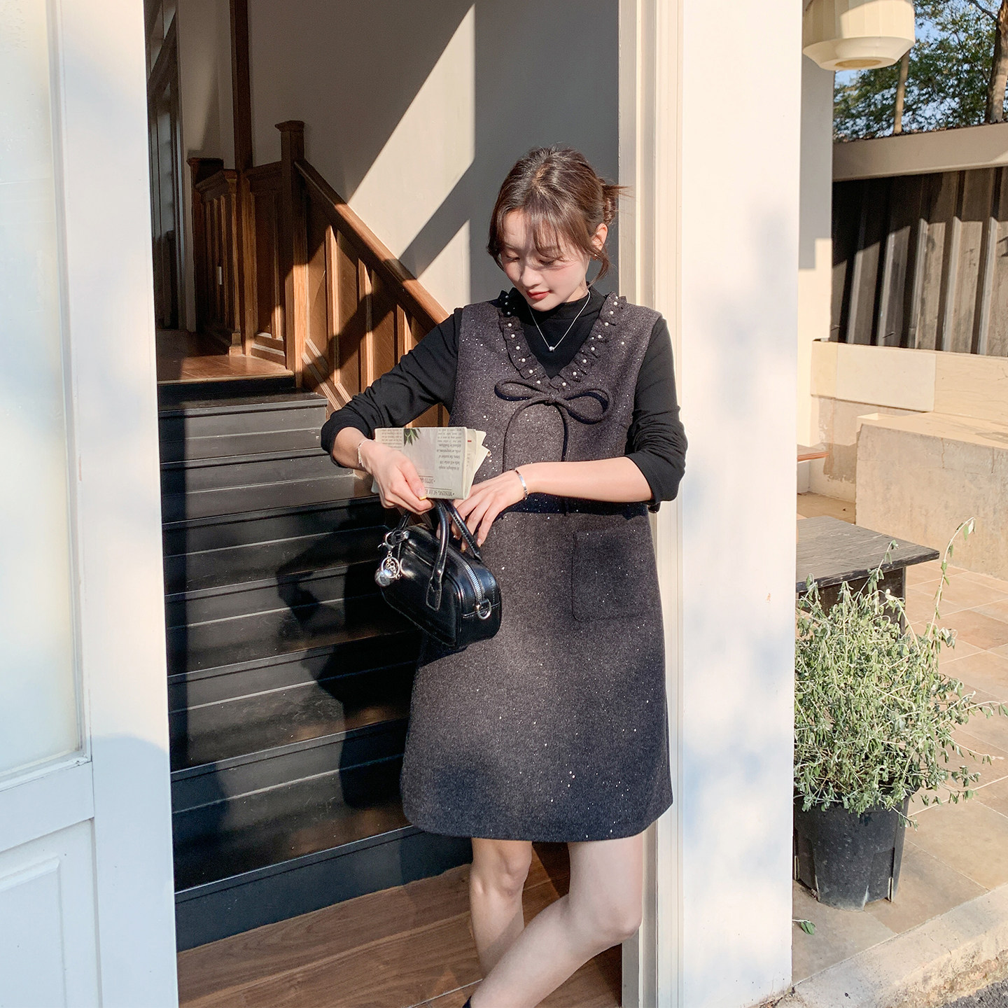 木耳边钉珠亮片灰色毛呢背心连衣裙套装女春季2026新款流行两件套