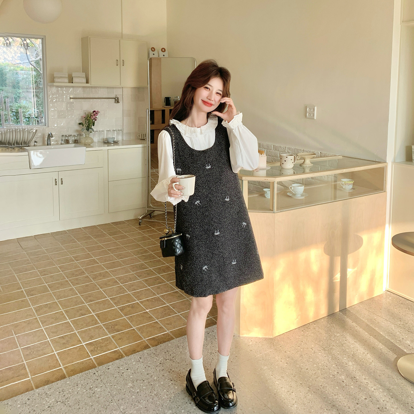 蝴蝶结毛呢深灰色背心连衣裙套装女春季2026新款千金风衬衫两件套