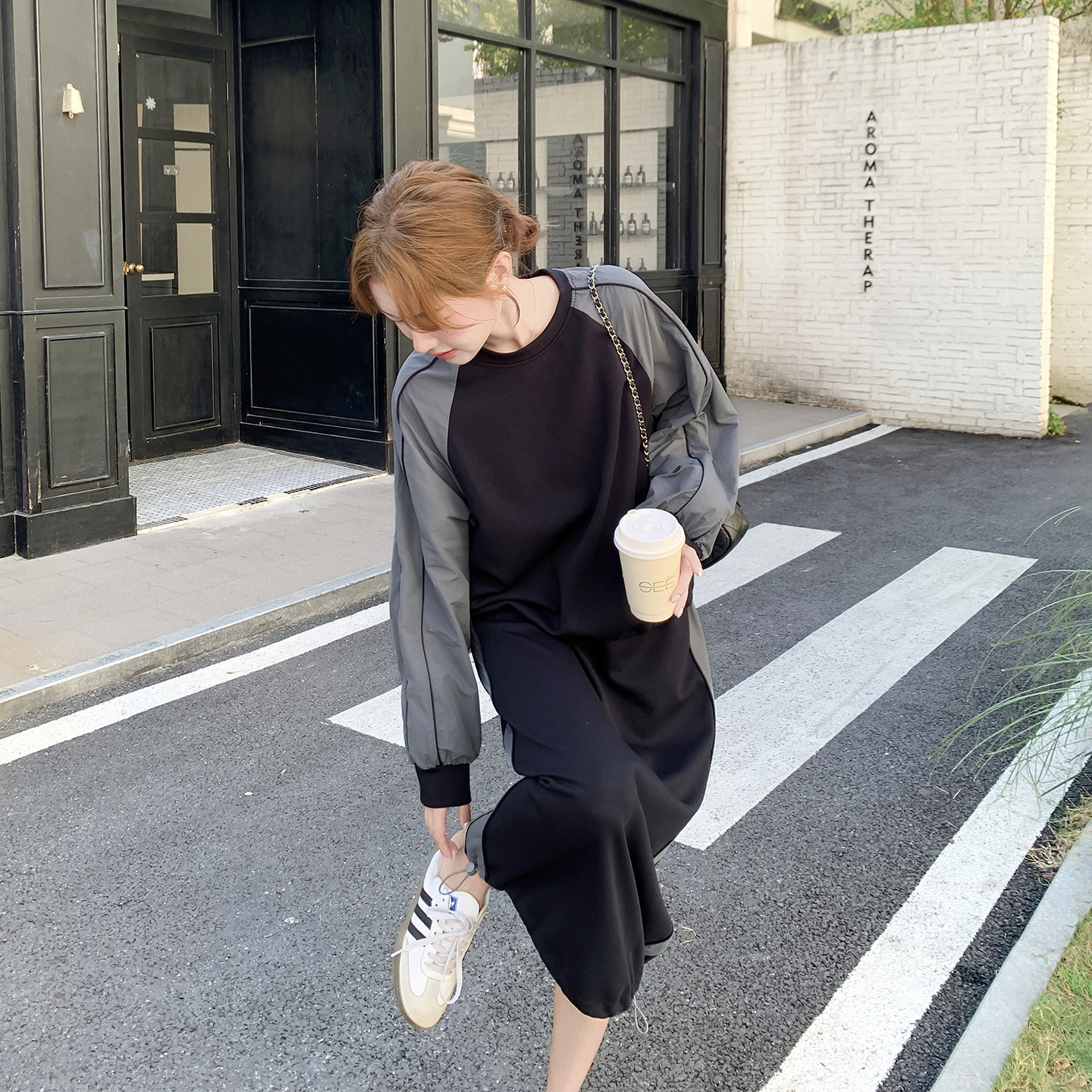 撞色拼接藏青色卫衣半身裙套装女春季2026新款休闲复古运动两件套