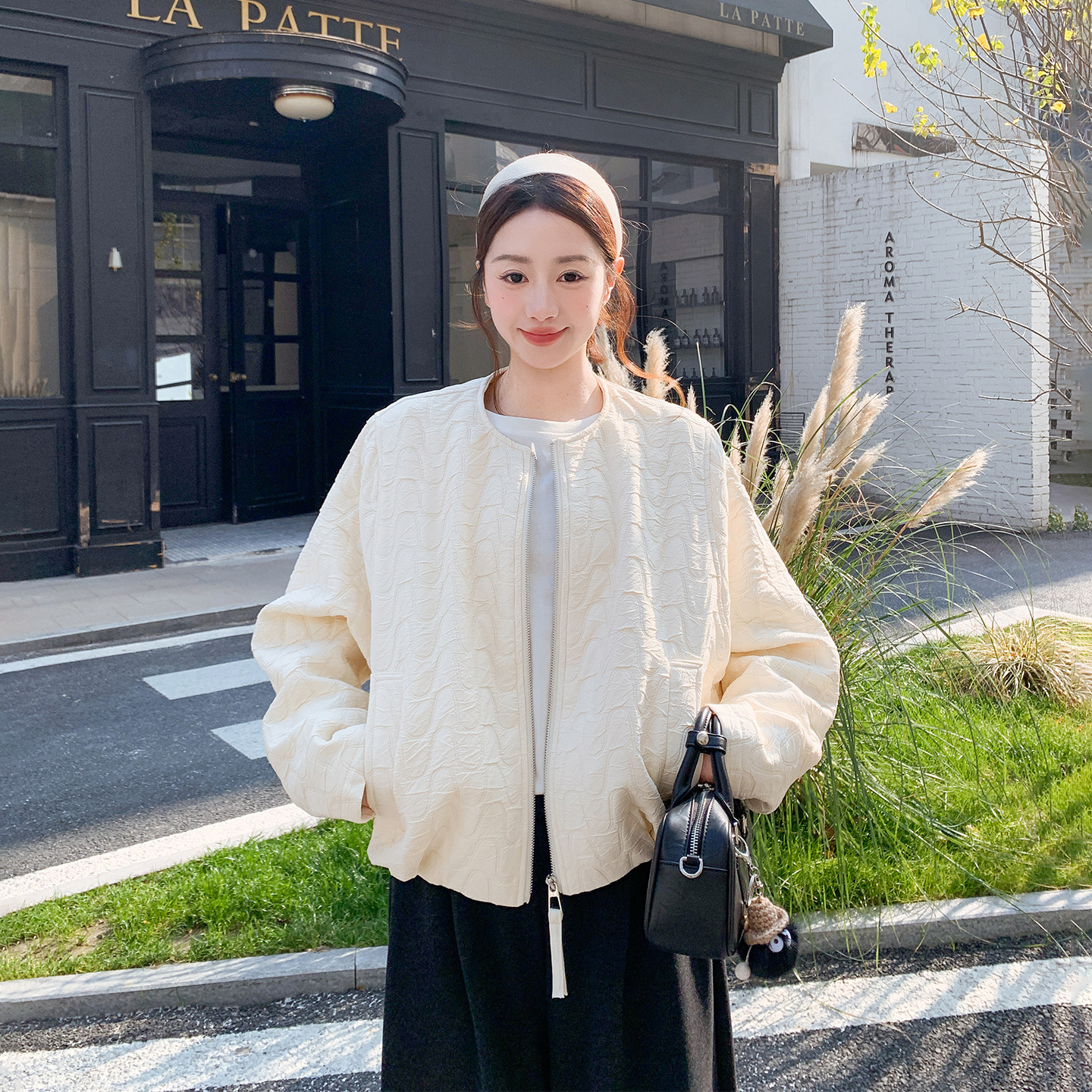 米白色肌理感圆领短外套女春季2026新款设计感超火小个子夹克上衣