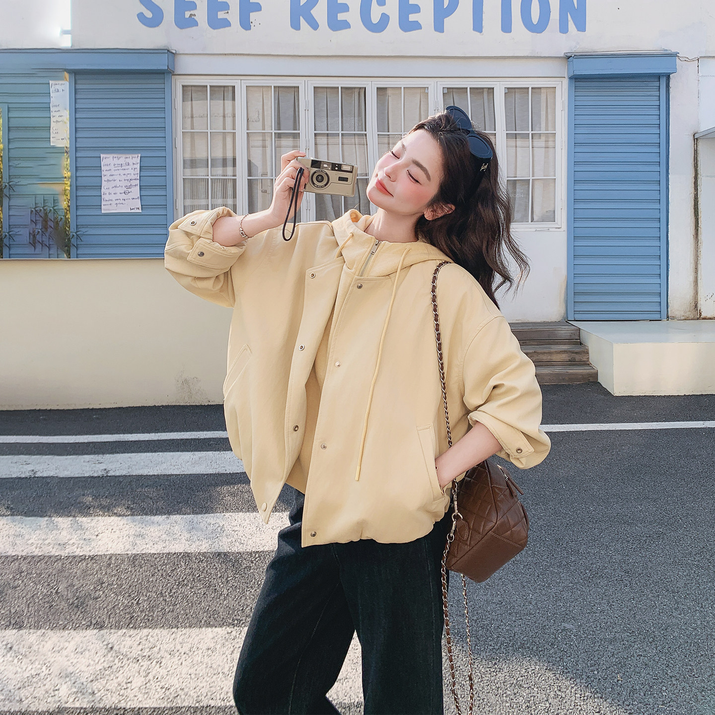 休闲宽松连帽黄色冲锋衣外套女春季2026新款短款小个子松弛感夹克