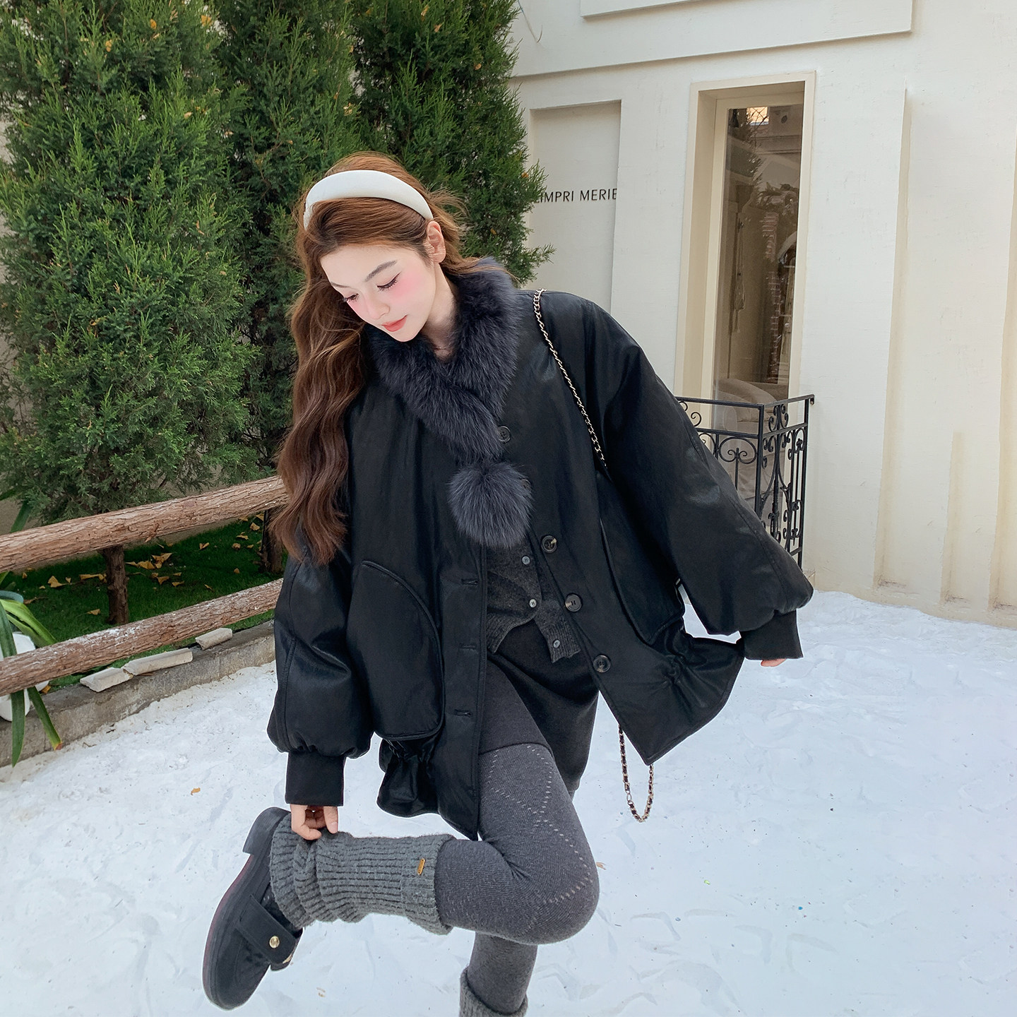 真狐狸围脖黑色皮衣羽绒服女冬季2025新款小个子流行爆款90绒外套