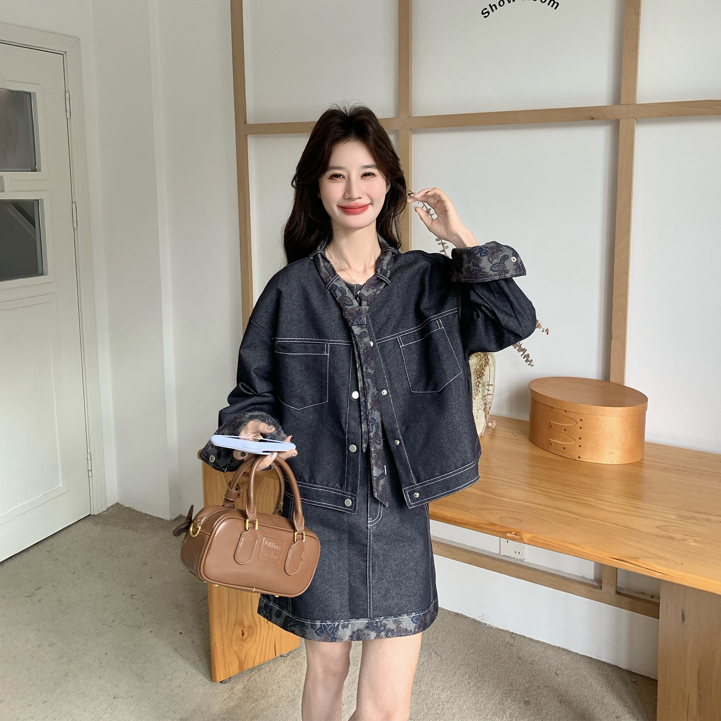 时尚减龄巨好看印花牛仔套装女春