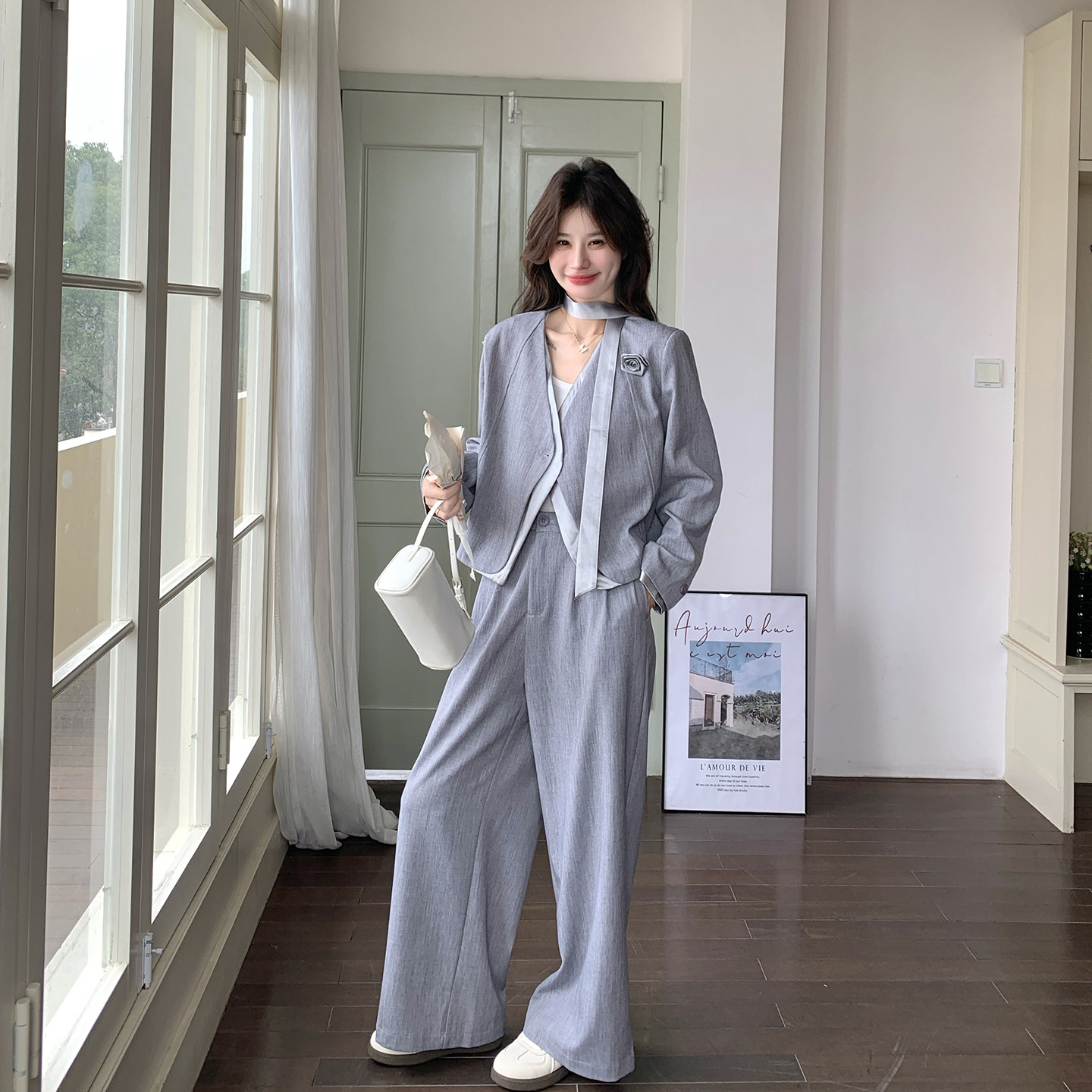 撞色拼接V领西装阔腿裤套装女春季2026新款两件套轻熟小众不撞款