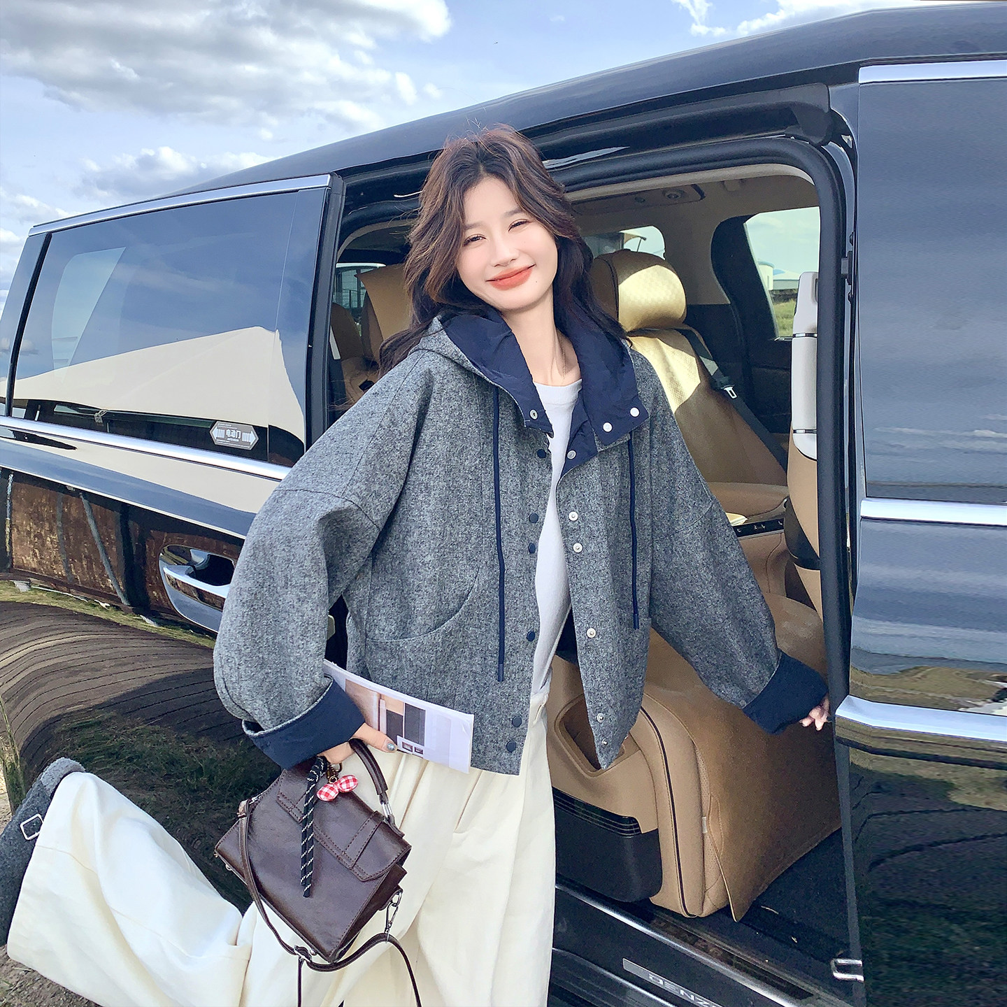 巨好看连帽灰色毛呢外套女春季2026新款小个子流行巨好看短款大衣