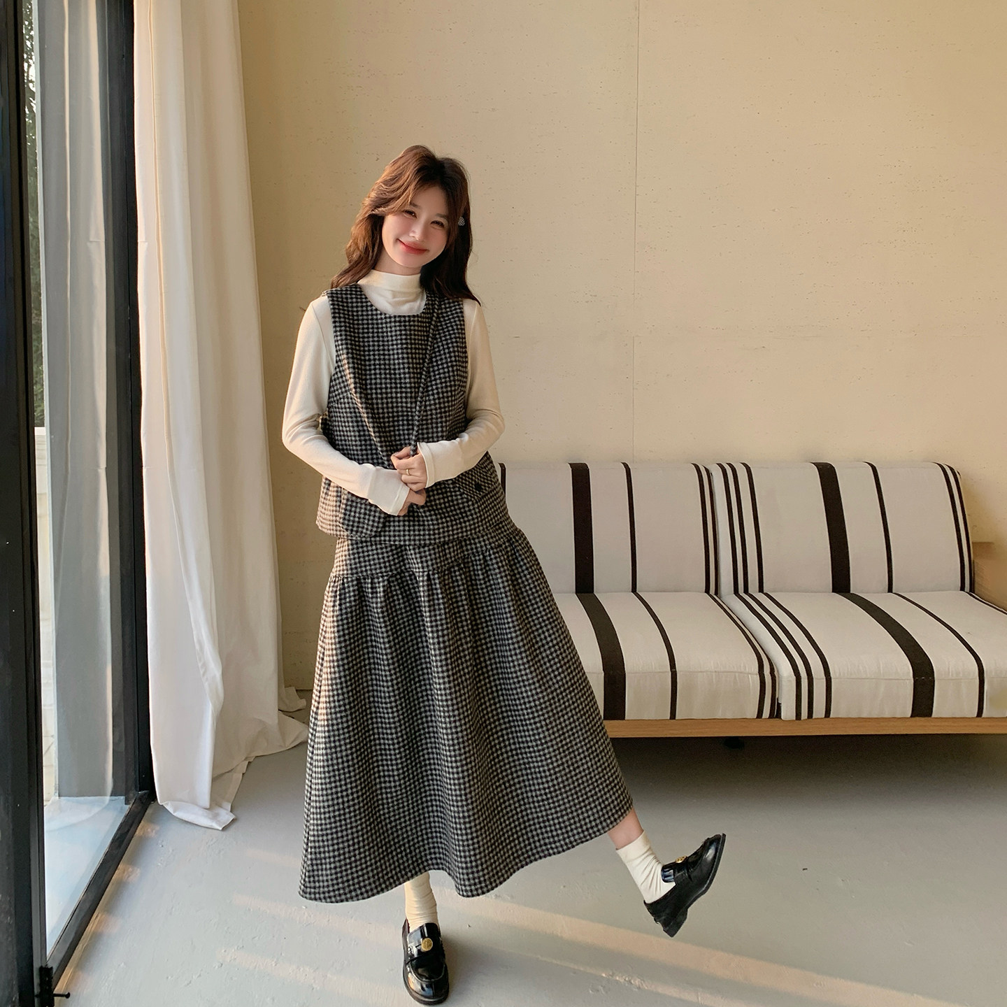 韩系绝美复古格子马甲套装女春季2026新款超火半身裙两件套配包包