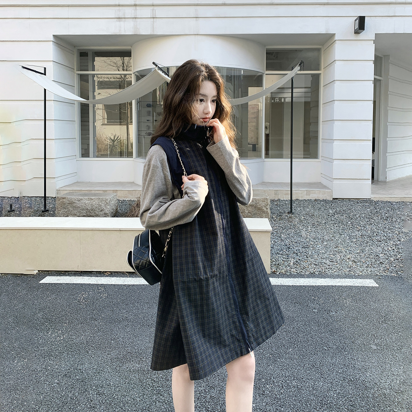格子拼接无袖背心连衣裙女春季2026新款中长款学院风百搭流行裙子