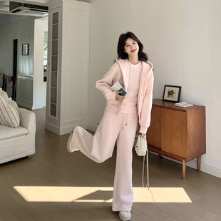 巨好看韩系运动粉色套装女春季2026新款连帽卫衣T恤阔腿裤三件套