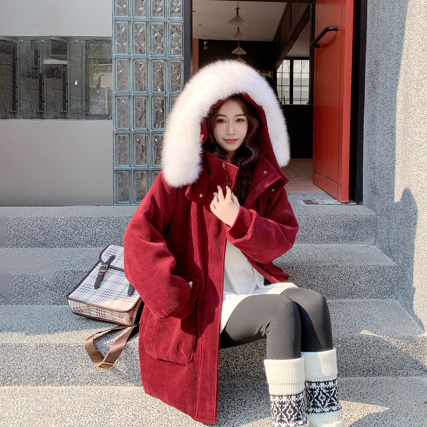 大毛领红色连帽工装中长款羽绒服派克服女冬季2025新款高级感外套