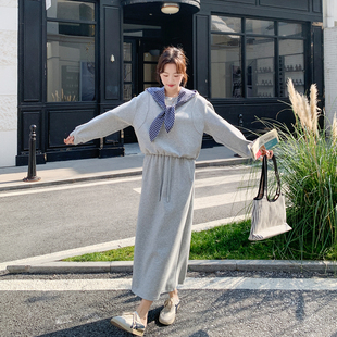 慵懒风格子连帽灰色卫衣半身裙套装女春季2026新款ootd穿搭两件套