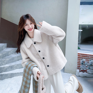 米杏色皮毛一体羊羔毛外套女冬季2025新款百搭气质小个子短款上衣