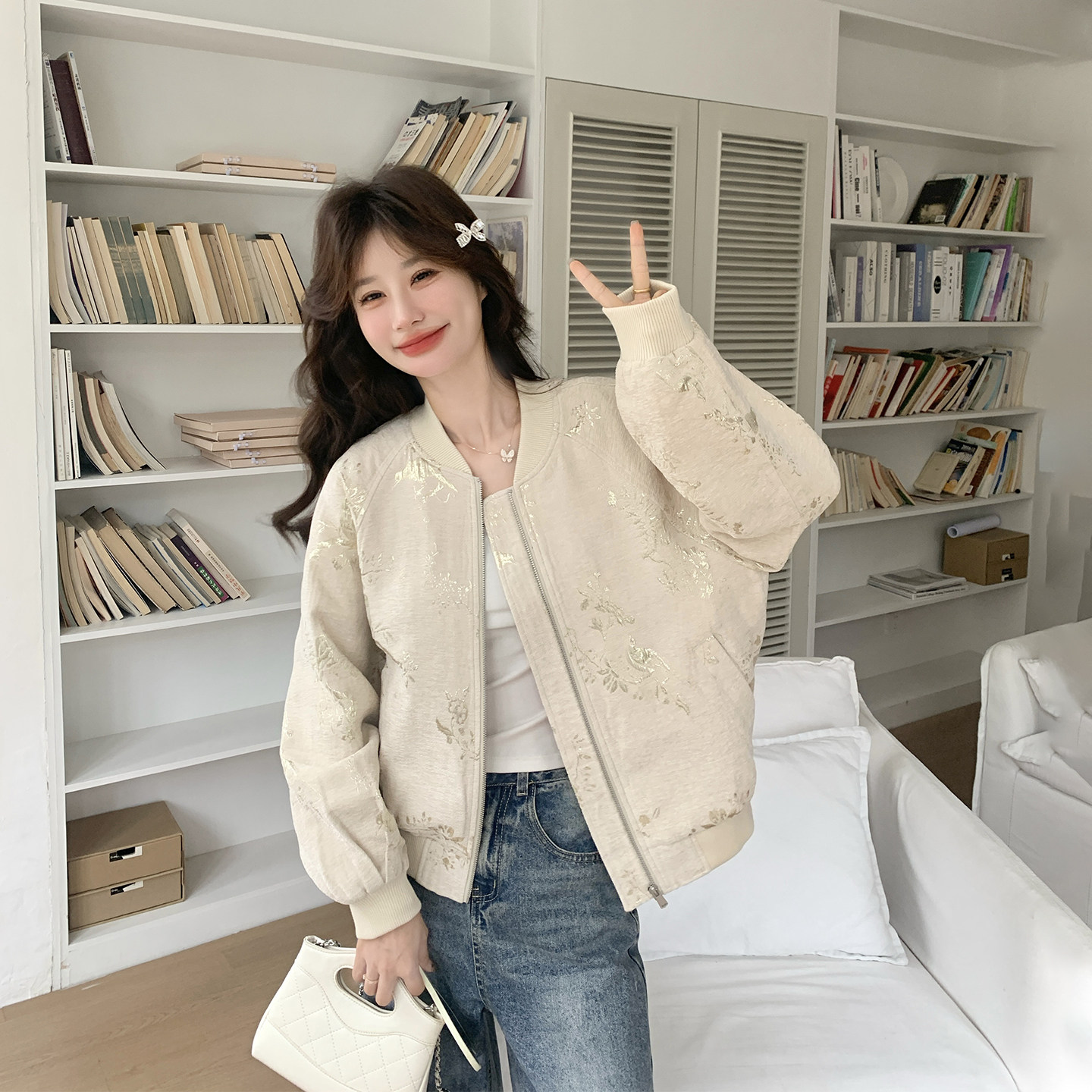 肌理感米白色提花棒球服外套女春季2026新款超火减龄小个子短夹克