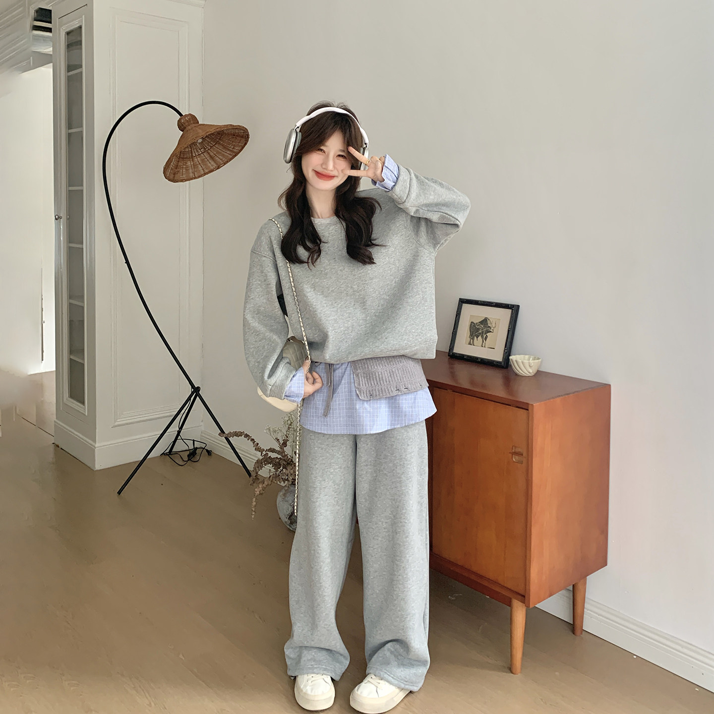 格子拼接休闲运动风灰色卫衣套装女春季2026新款屁帘阔腿裤两件套
