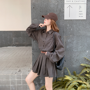 学院风咖啡色格子衬衫连衣裙套装女春季2026新款小个子短裤两件套