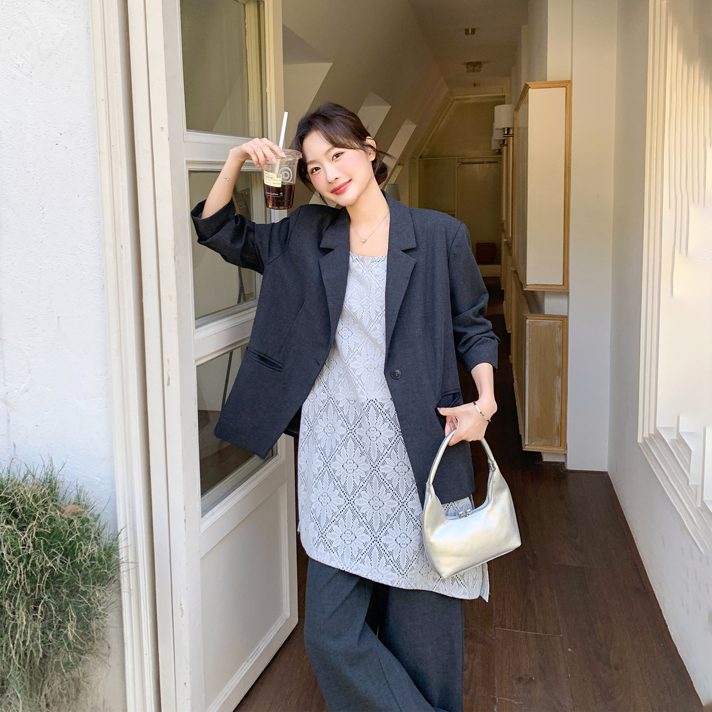 深灰色气质ootd穿搭西装套装女春季2026新款勾花背心阔腿裤三件套