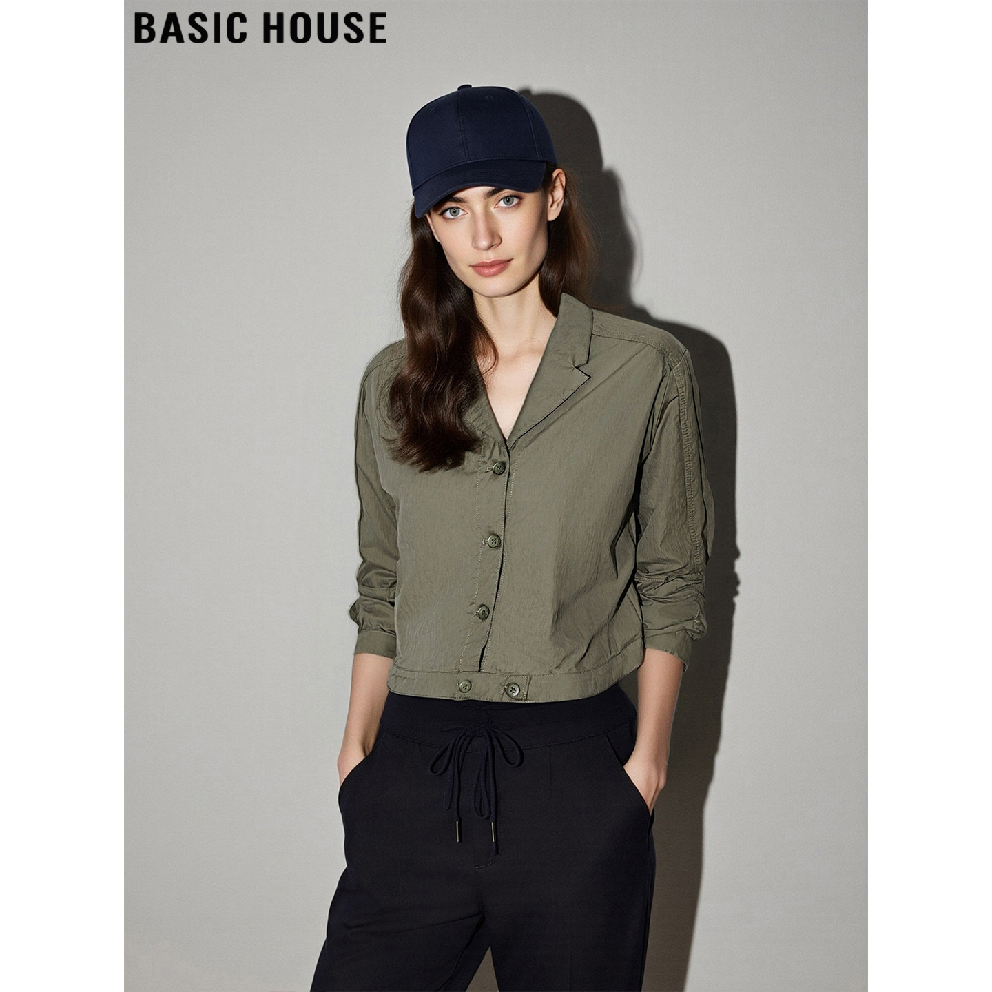 百家好复古军绿色短款工装外套女