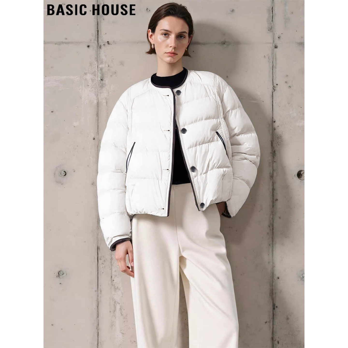 圆领羽绒服外套保暖短款面包服女