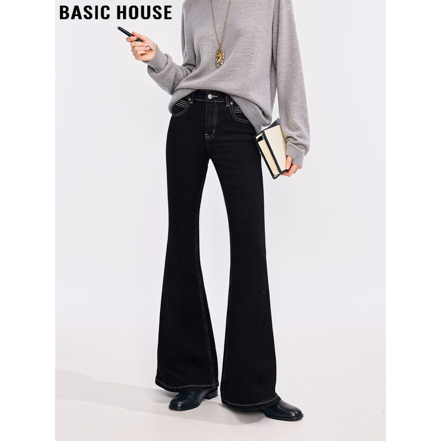 Basic House/百家好黑色微喇牛仔裤女冬高个子加长修身高腰喇叭裤