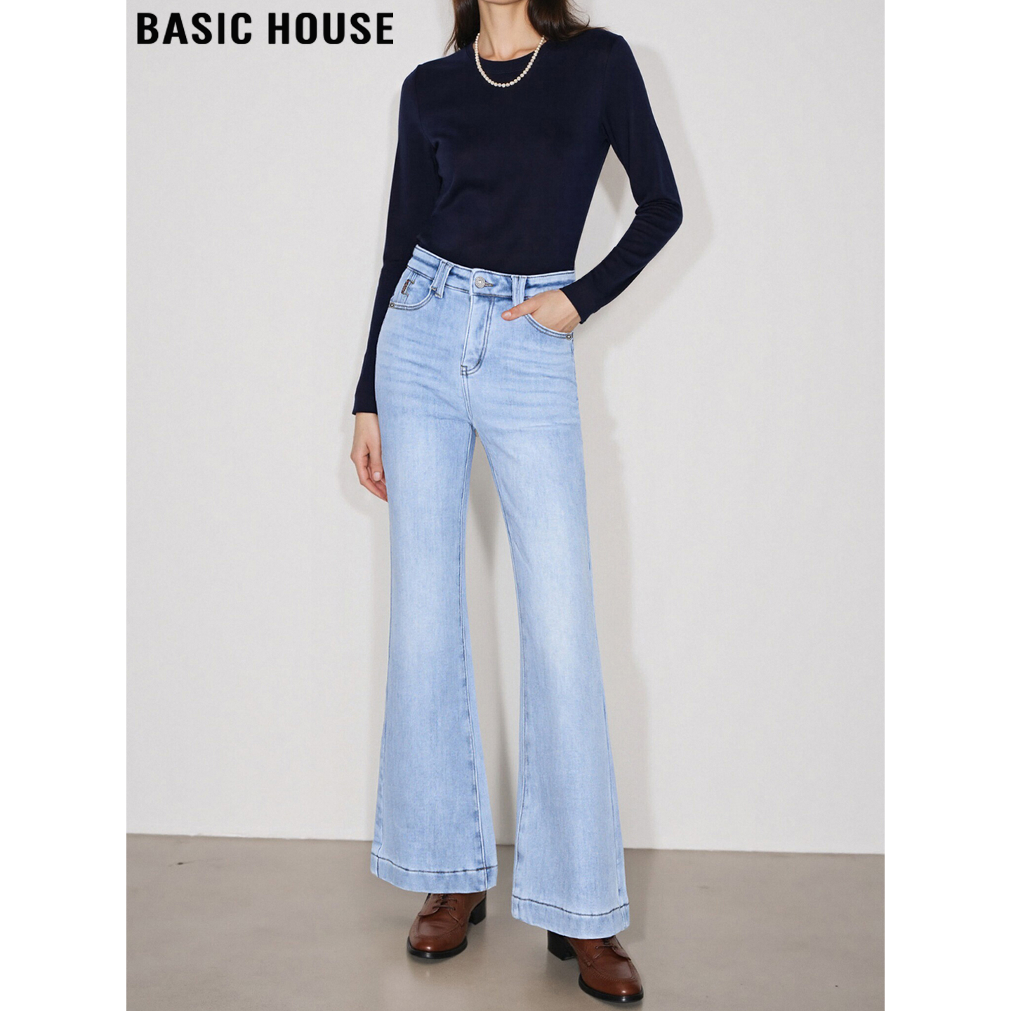 浅蓝色微喇牛仔裤加绒高腰喇叭裤