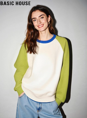 Basic House/百家好时尚减龄撞色加绒卫衣女冬季慵懒套头打底上衣