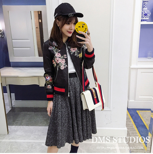 2021新款刺绣蝴蝶手工油画绵羊皮夹克 真皮皮衣女棒球服外套短款