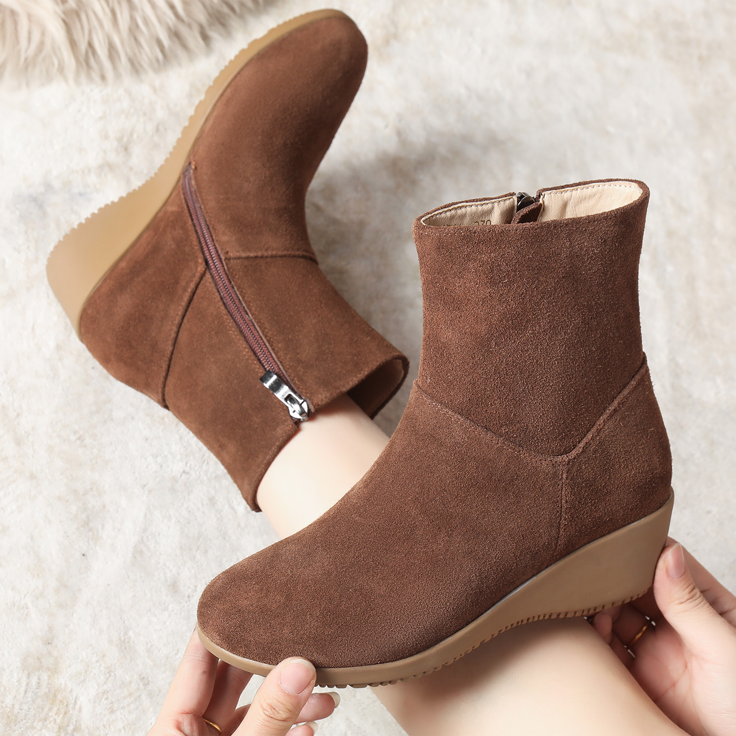 磨砂牛皮靴子女冬季新款真皮绒面妈妈鞋加绒保暖棉鞋坡跟短靴女鞋