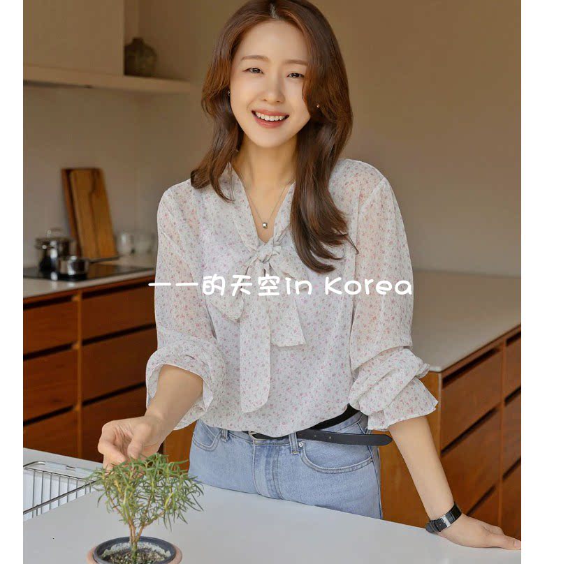 韩国代购衬衣2026春季女装新款温柔风系带v领宽松小碎花长袖衬衫