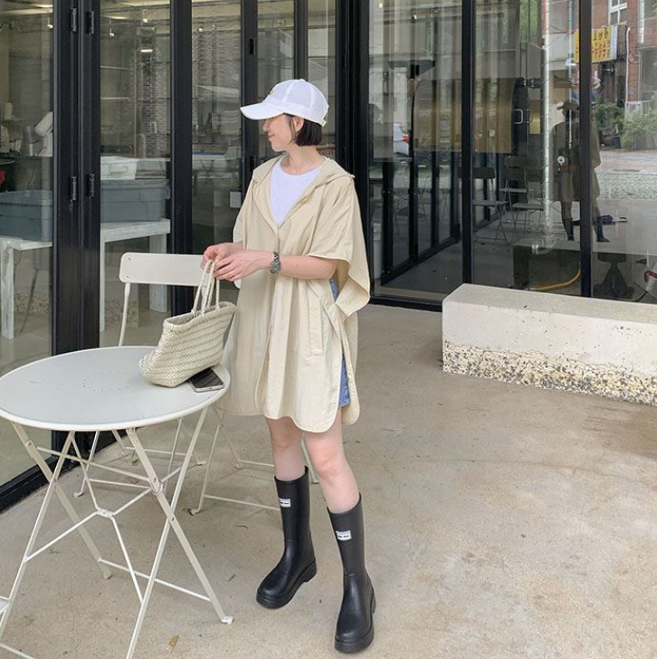 松弛感外套女韩国代购2026夏新款宽松大码连帽短袖斗篷式系扣上衣