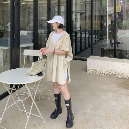 松弛感外套女韩国代购2026夏新款宽松大码连帽短袖斗篷式系扣上衣