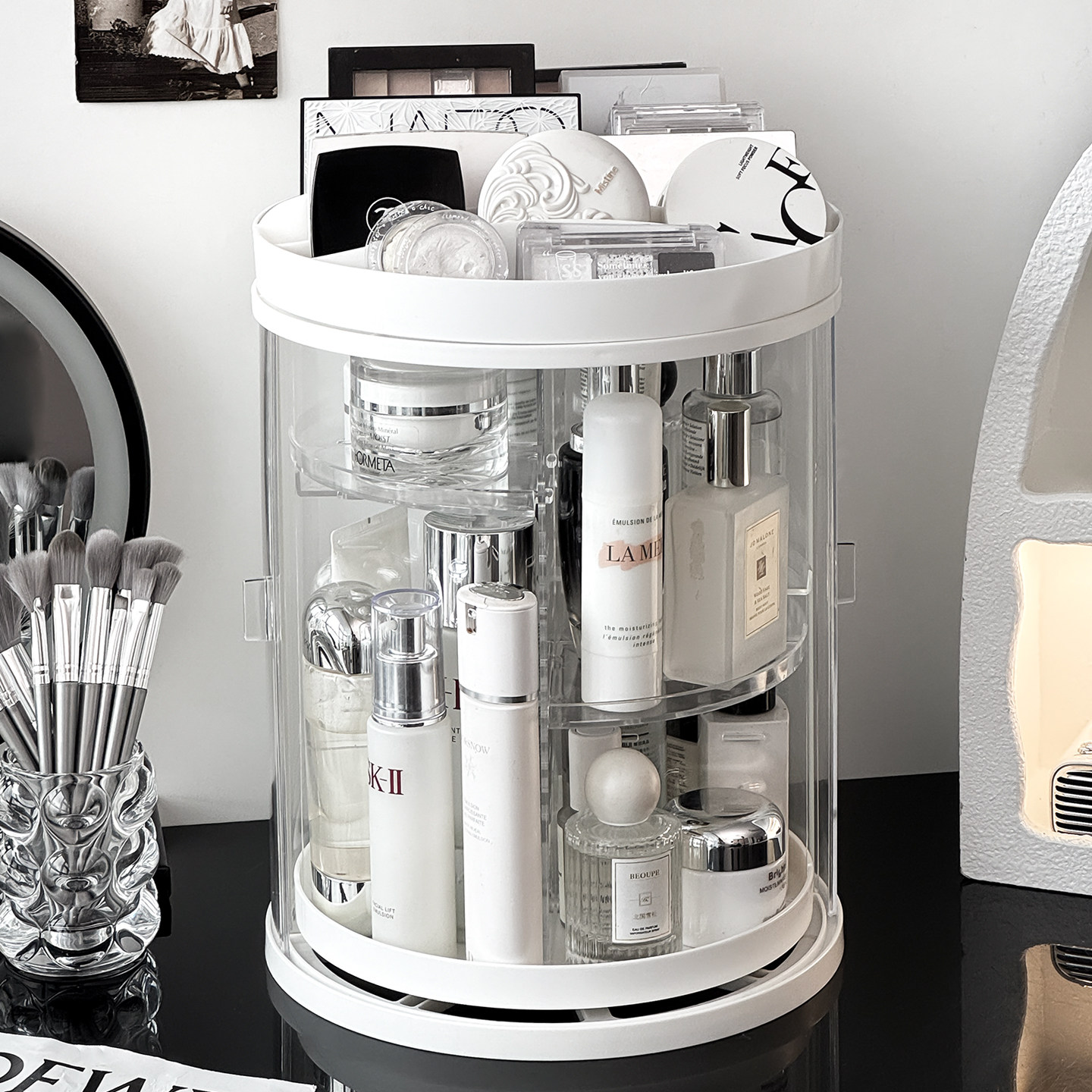 360度可旋转化妆品收纳盒梳妆台桌面防尘护肤品眼影盘香水置物架