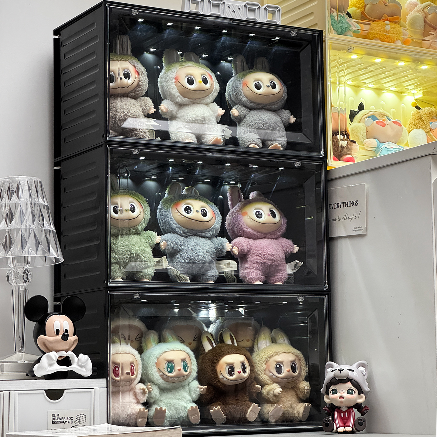带灯感应拉布布盲盒收纳展示架