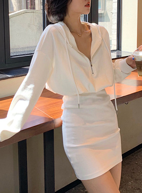 huyoyo同款蝙蝠袖卫衣裙女秋白无禁忌的连体裙白色连帽卫衣连衣裙