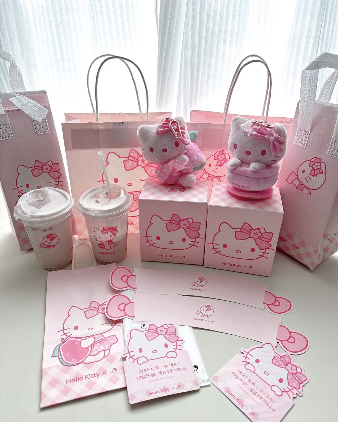 喜茶联名HelloKitty冰箱贴金包玩偶周边高颜值可爱kt猫送朋友礼物图片