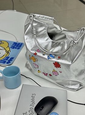屈臣氏奇先生妙小姐斜挎包手提袋购物袋单肩包