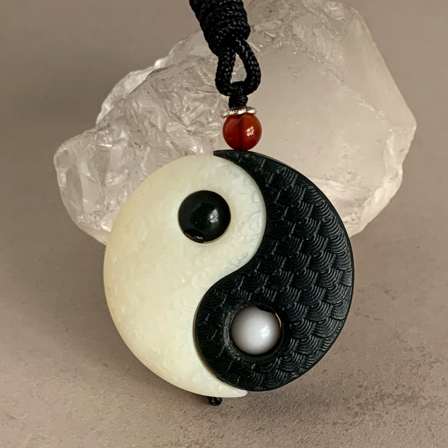 天然和田玉阴阳鱼吊坠
