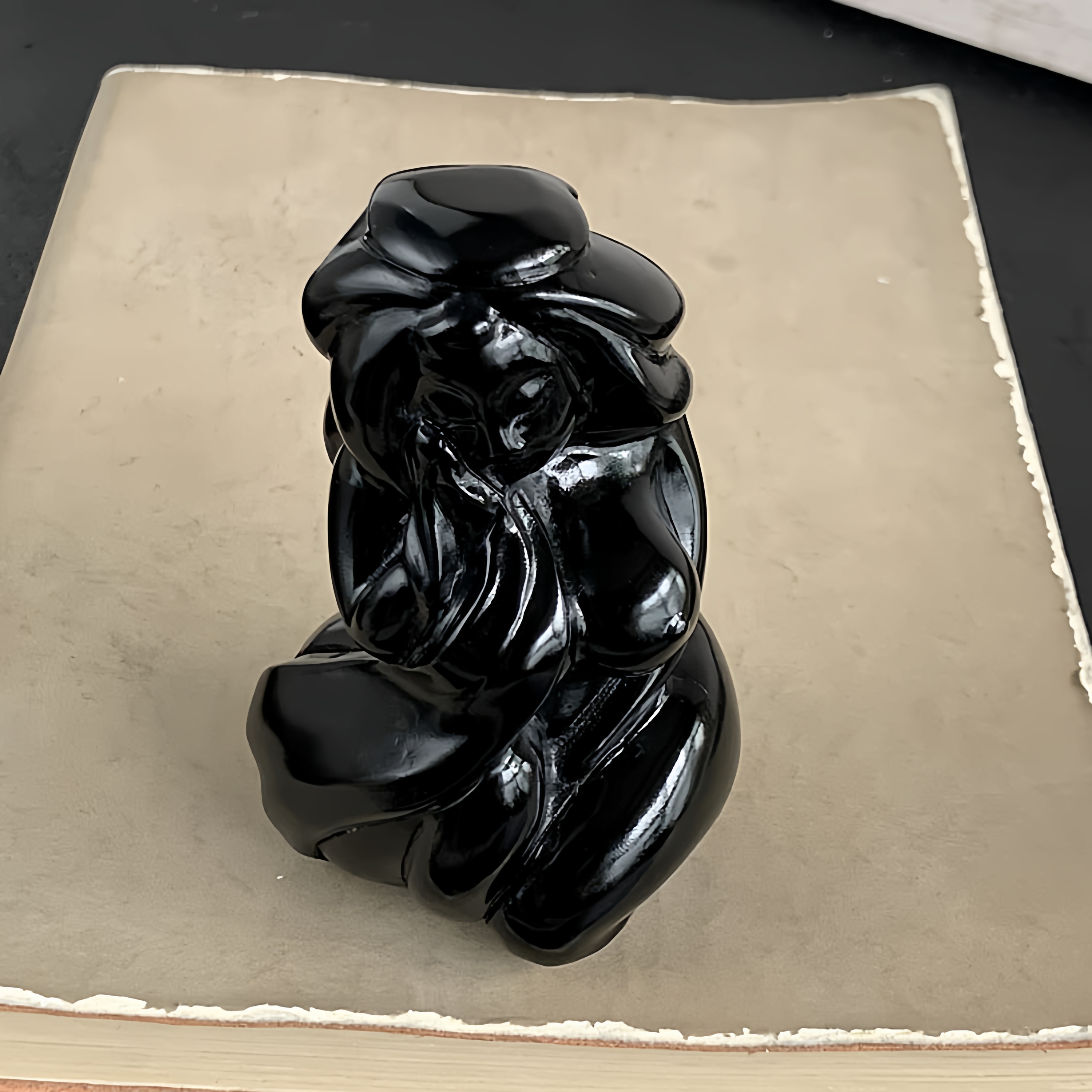 天然和田玉雕刻古装美女把玩