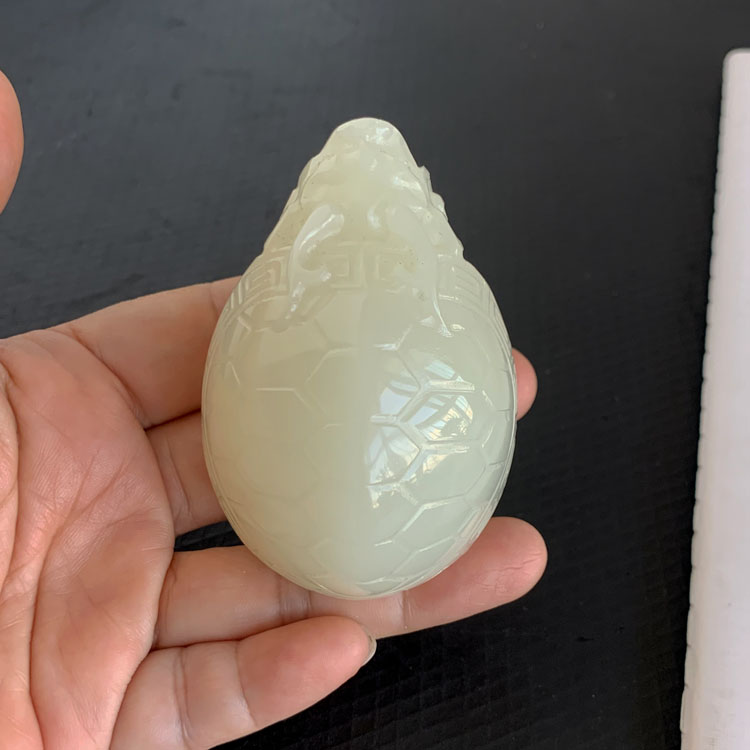 天然阿富汗玉雕刻龙龟把玩小乌龟