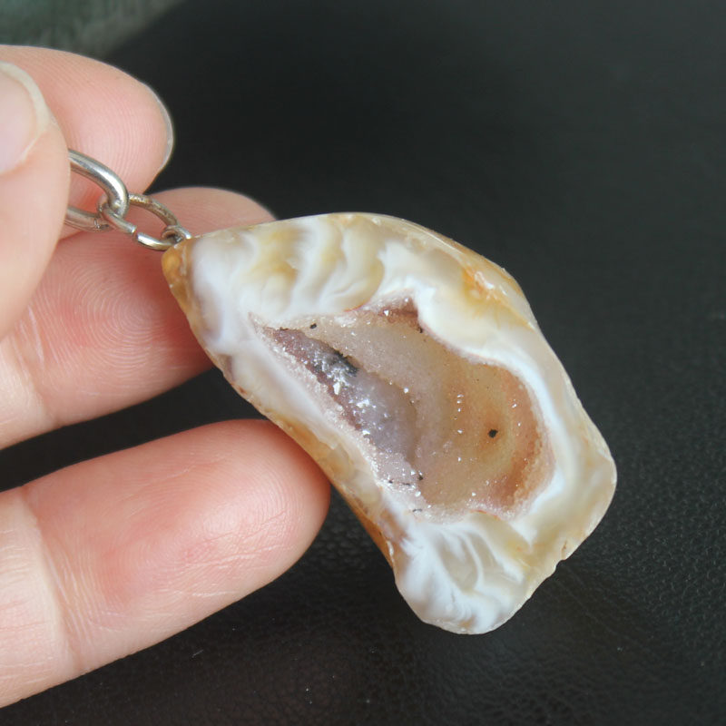天然玛瑙水晶聚宝盆钥匙扣