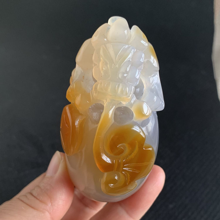 天然玛瑙玉髓貔貅雕刻把玩