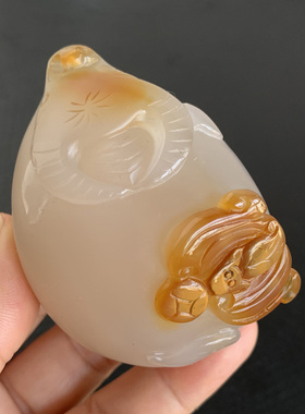福气牛牛天然玛瑙雕刻生肖牛把玩蝙蝠如意牛原石手把件壮实