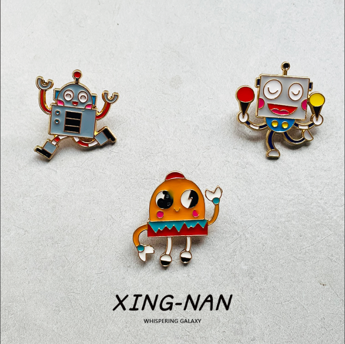 可爱机器人金属徽章卡通创意装饰包配饰背包配饰礼物