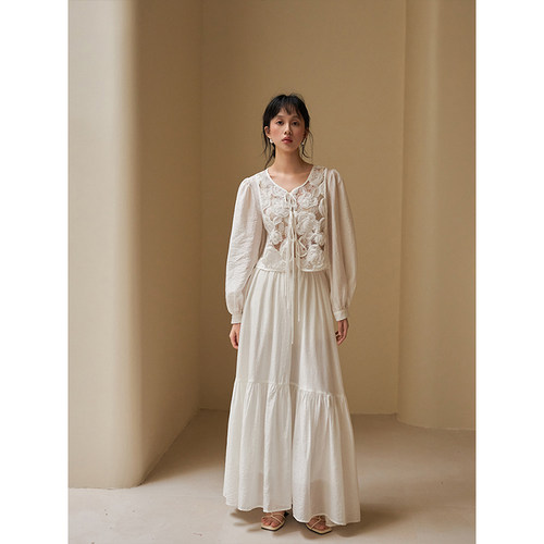 签儿高级感慵懒度假风镂空玫瑰上衣法式大摆裙温柔气质仙女裙套装