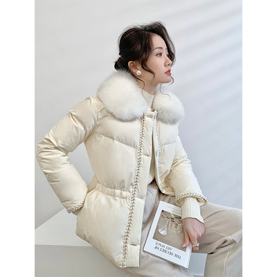 签儿短款圆领轻薄羽绒服