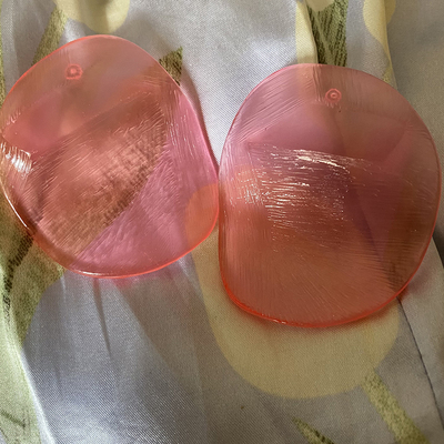 欧韩夸张高级感春晚王菲同款粉红色虾片耳环亚克力耳夹耳饰耳钉