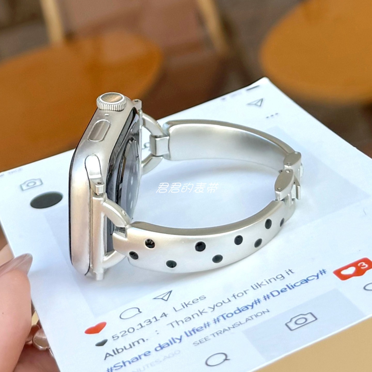 适用iwatch韩系波点金属手镯表带