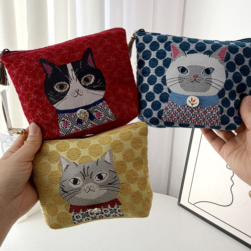 kusuguru刺绣拉链零钱包化妆包