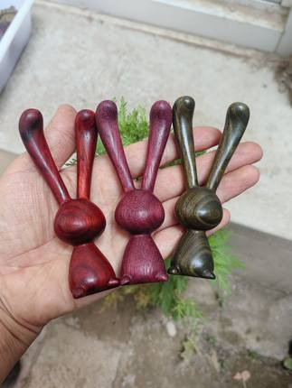 绿檀木紫檀木紫罗兰木料兔子手把件鼻刮按摩器挂脸木雕工艺品